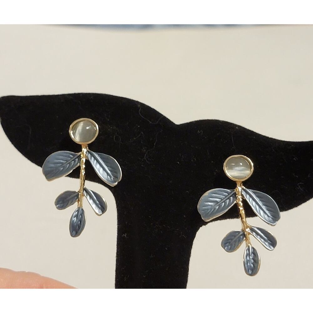 Vintage Dangle Pierced Earrings 1.25" Long Blue Enamel Gold Tone Leafs bp-42